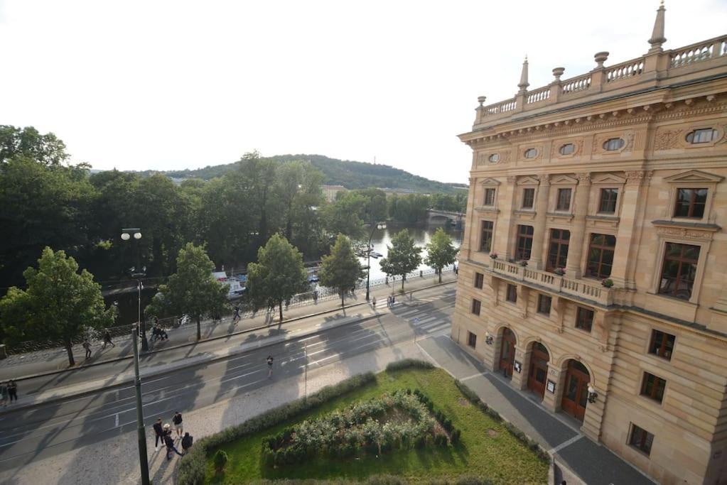 Fabulous River View Studio In The Heart Of * Praga
